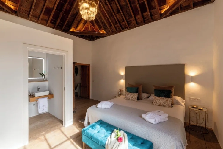 Deluxe Double room with city view