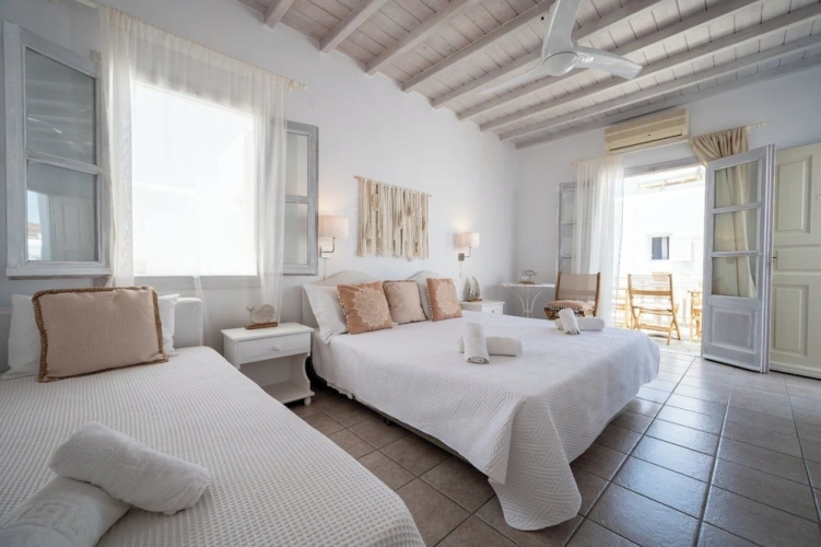 Standard Triple room with balcony