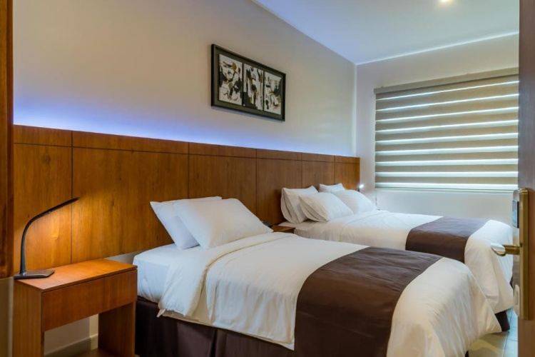 Standard Triple room