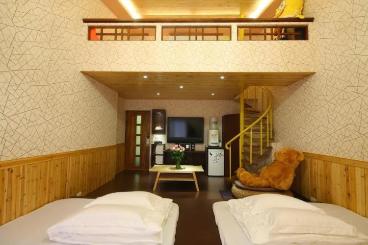 See Railway B&B