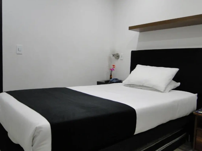 Standard Triple room with park view
