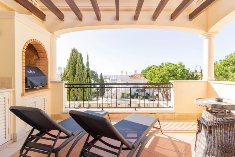 1 Bedroom Apartment with balcony