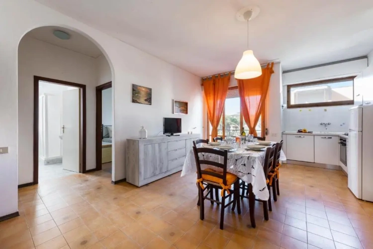 3 Bedrooms Apartment