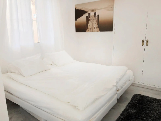 2056 - Apt with terrace sea view