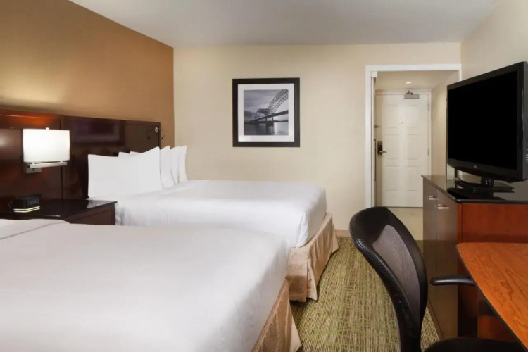 Holiday Inn Select Memphis East