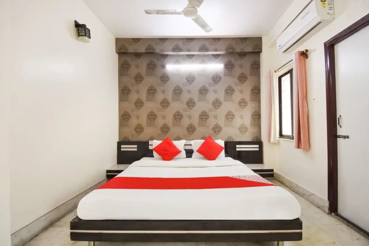 OYO 8189 Shree Krishna Guest House