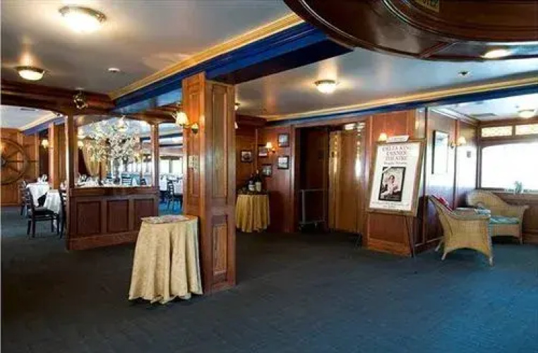 Delta King Hotel