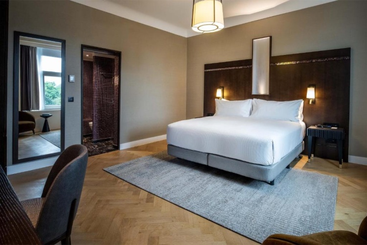 1 Bedroom Double Suite with view