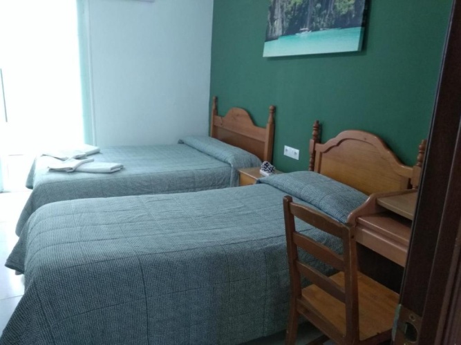 Standard Triple room