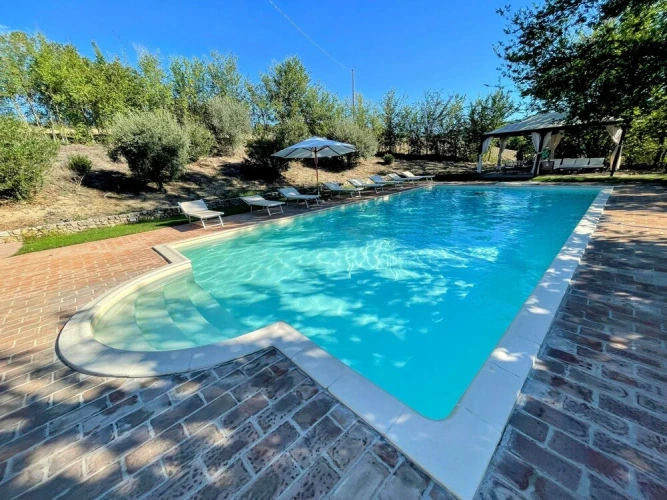 5 Bedrooms Villa