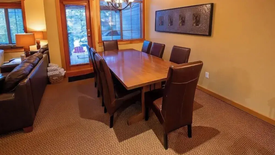 Pinnacle Ridge Chalets by Fernie Lodging
