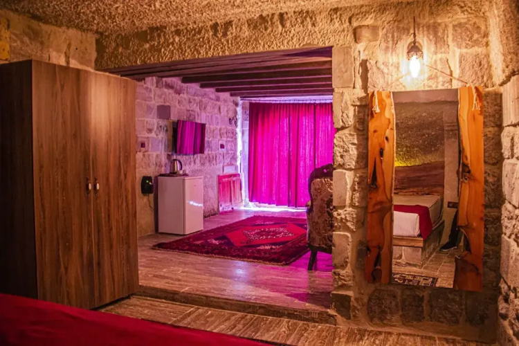 Ottoman Cave Junior