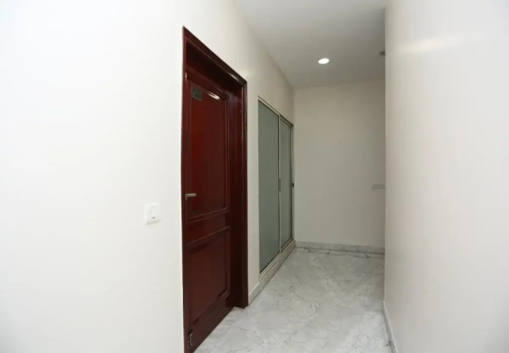 The Luxotica by OYO Rooms