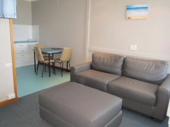 Stansbury Holiday Motel