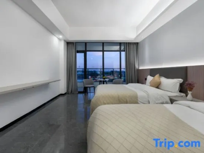 Standard Twin room with balcony