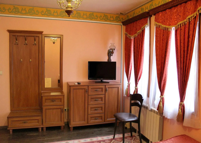 Family Hotel at Renaissance Square