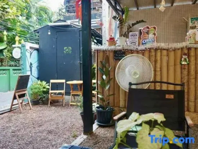BW Studios Thai Art Hotel (5 mins walk to Tha Phae Gate, Pets friendly)