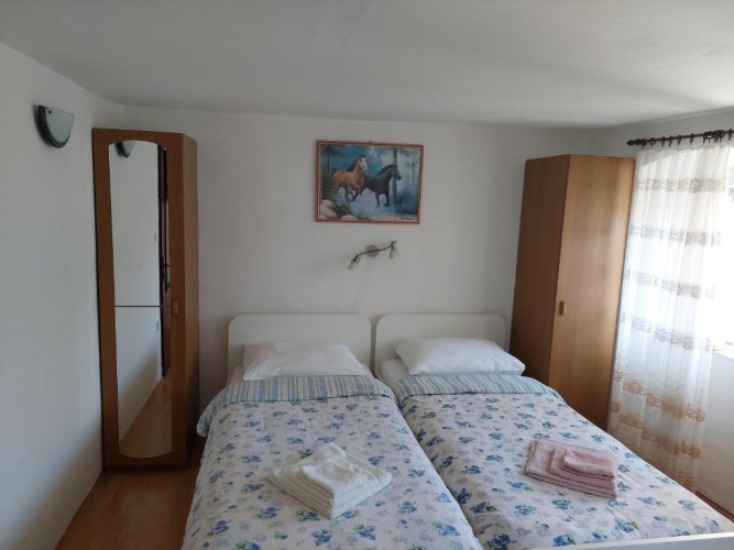 Standard Twin room with garden view