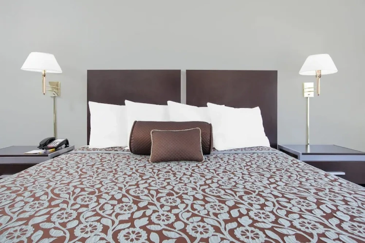 Economy room