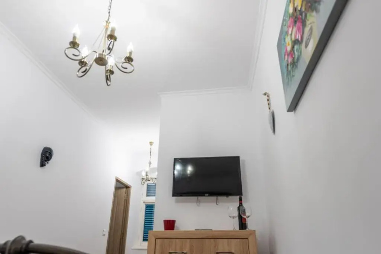 Gong Apartments