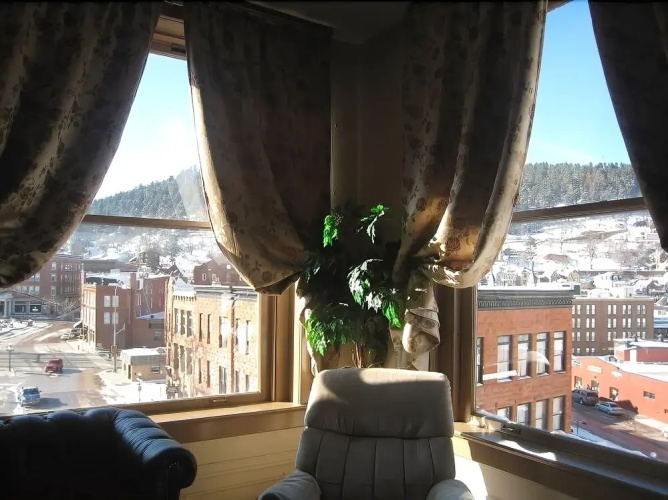 Deadwood Dicks Suites