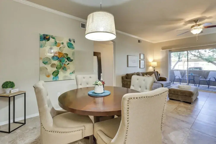 Walk to Papago Park: Central Phoenix Condo