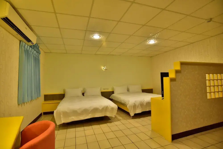 Corner Love Hotel
