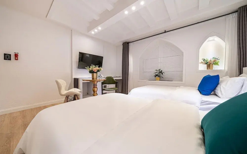 瑞草蟾蜍酒店(Seocho Dukkeobi Hotel)