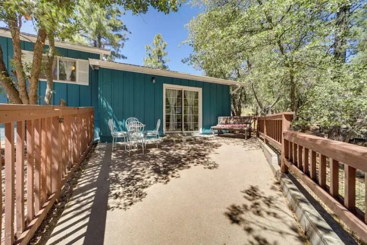 Wraparound Deck: 'breezy Pinez Cabin' in Pine!