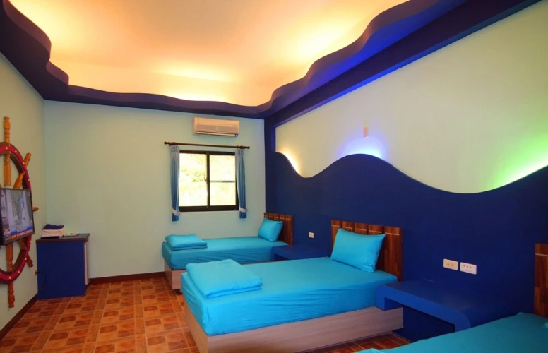Standard Triple room