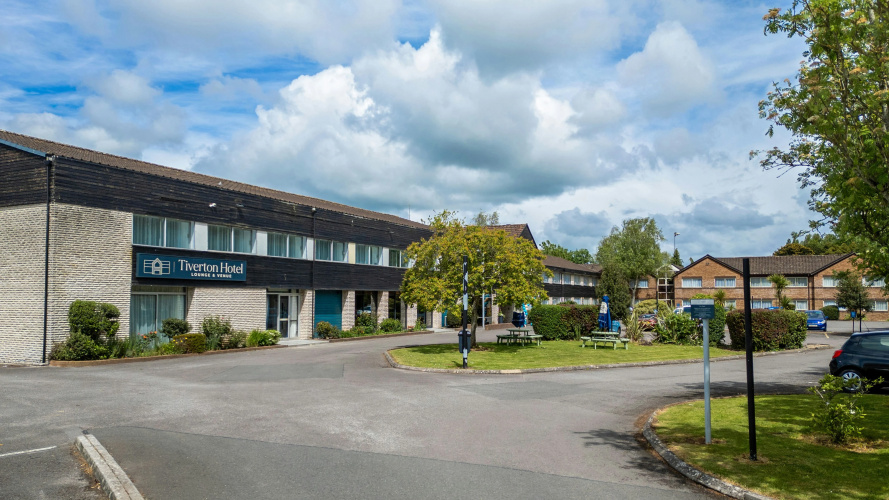 Tiverton Hotel Lounge & Venue