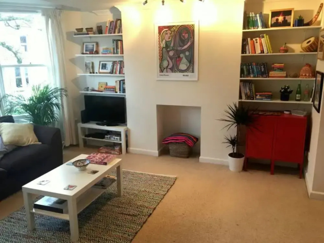 Modern 2 Double Bedroom Flat Near Gloucester Road