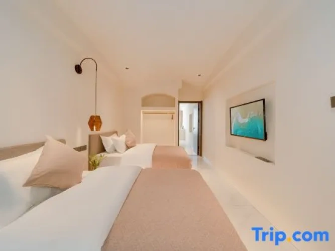 2 Bedrooms Triple Family Suite