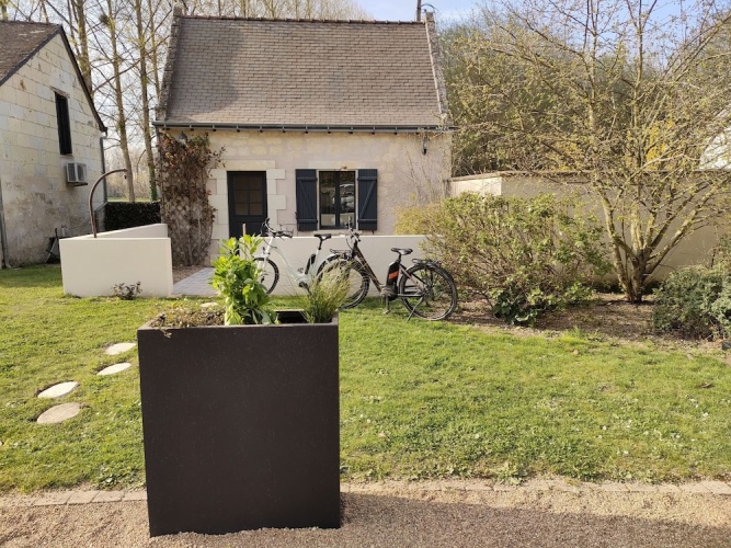 Cottage with garden view