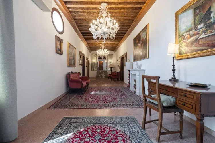 Vivaldi Suite Apt 2 in Venecia