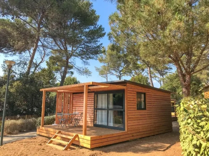 2 Bedrooms Chalet