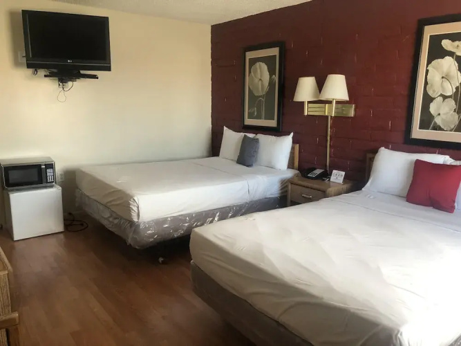 Lazy 8 Motel