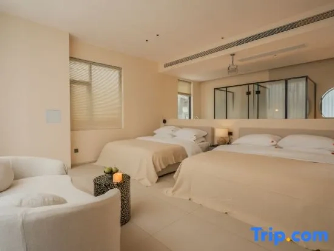 Standard Quadruple Family room