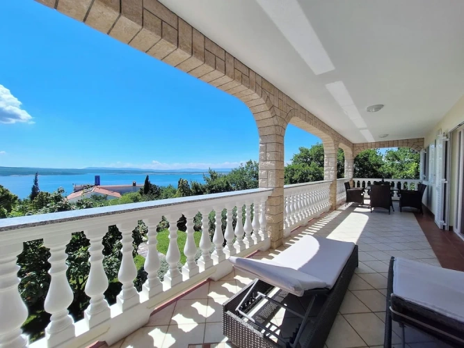 Apartment with balcony