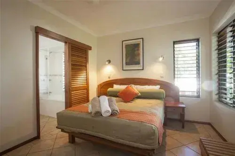 Seascape Holidays - 48 Hibiscus