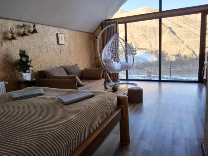 Standard Family room with mountain view