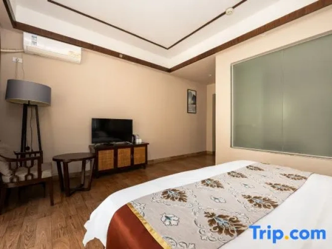 2 Bedrooms Family Suite with river view