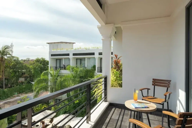 Deluxe Twin room with balcony