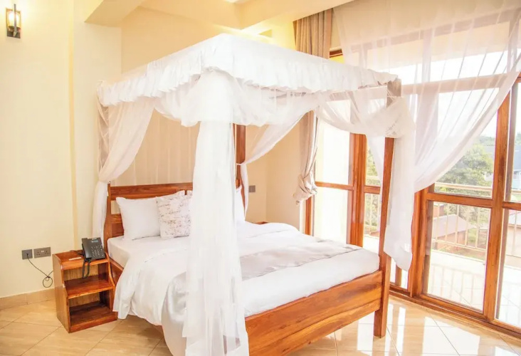 Skylark Hotel