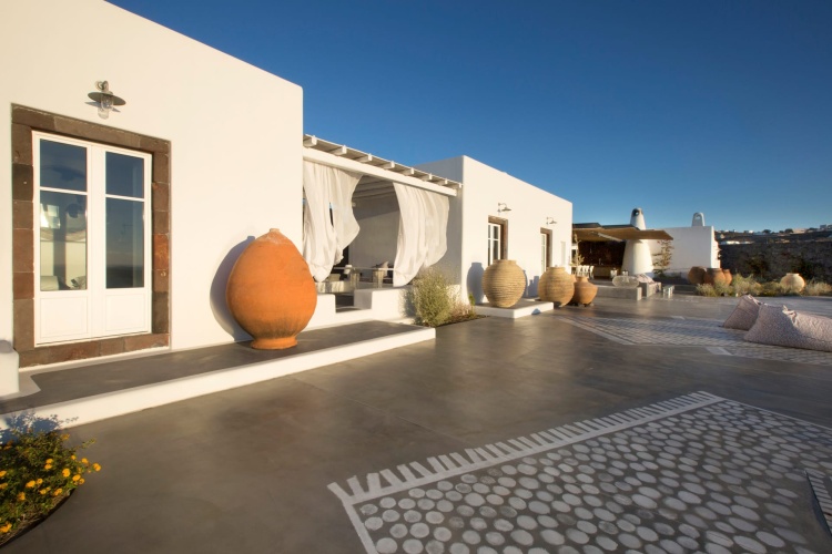 5 Bedrooms Villa