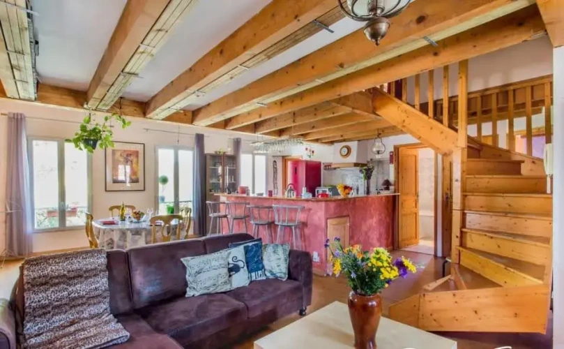 3 Bedrooms Apartment