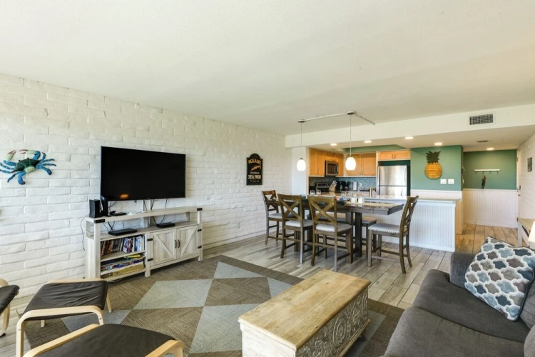2 Bedrooms Apartment