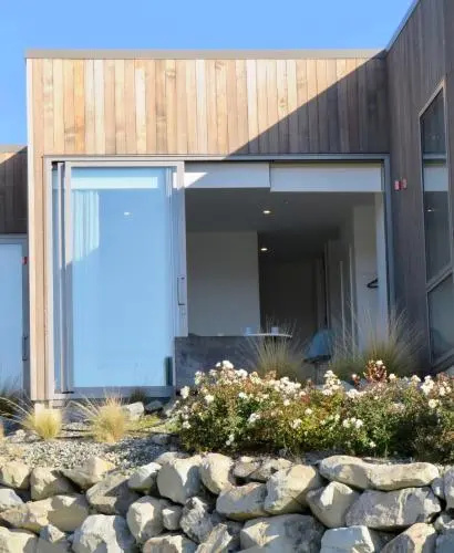 Lakeview Studio B