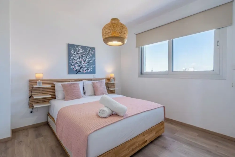 2 Bedrooms Apartment with balcony and with city view