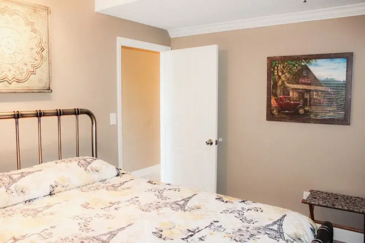 103 2-Bedroom 2 Condo by RedAwning